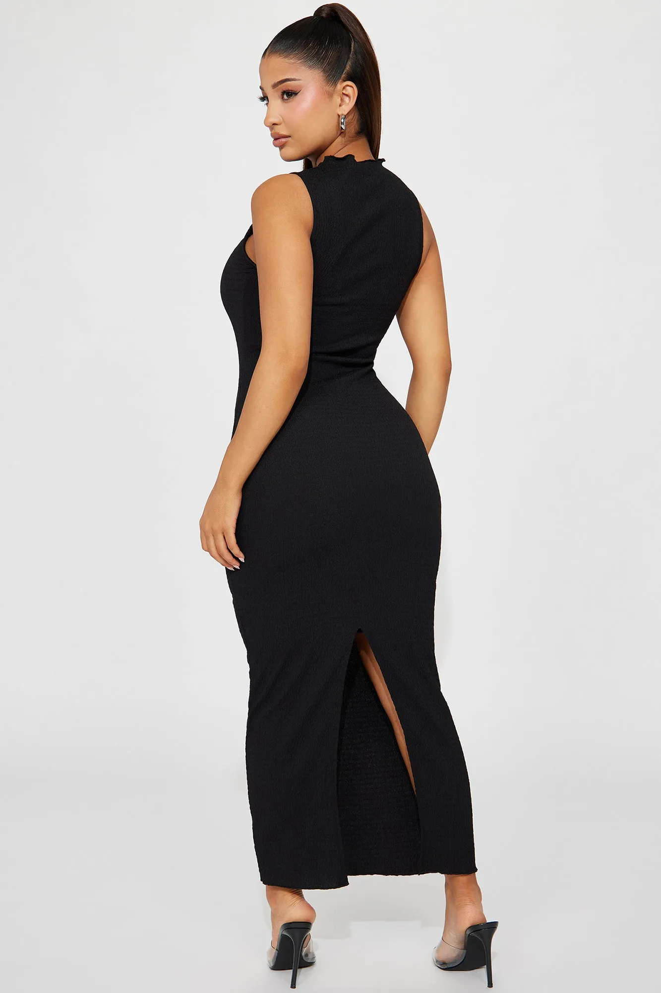 Aspen Textured Maxi Dress - Black