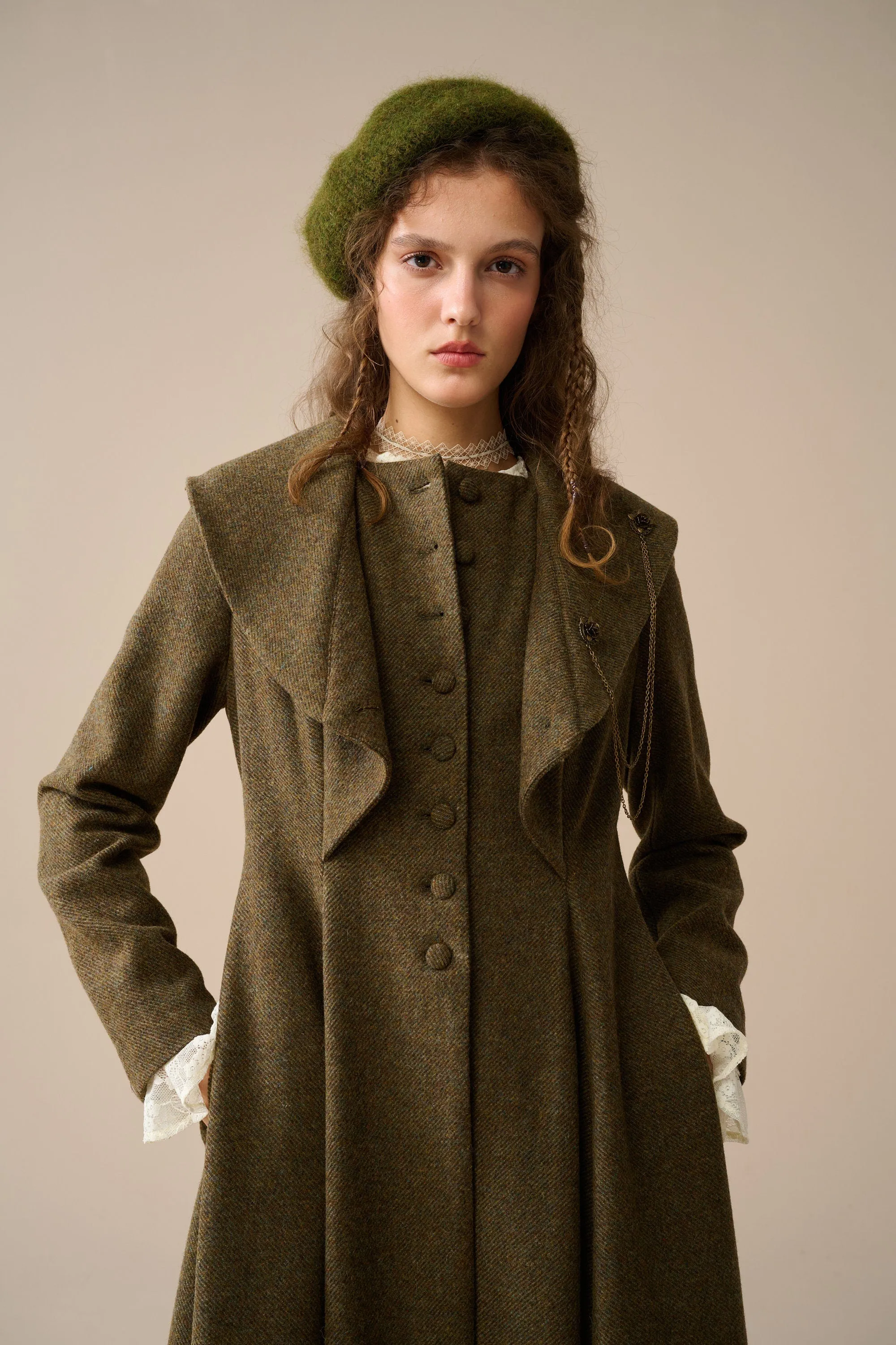 Gemma 17 | 100% wool victorian coat