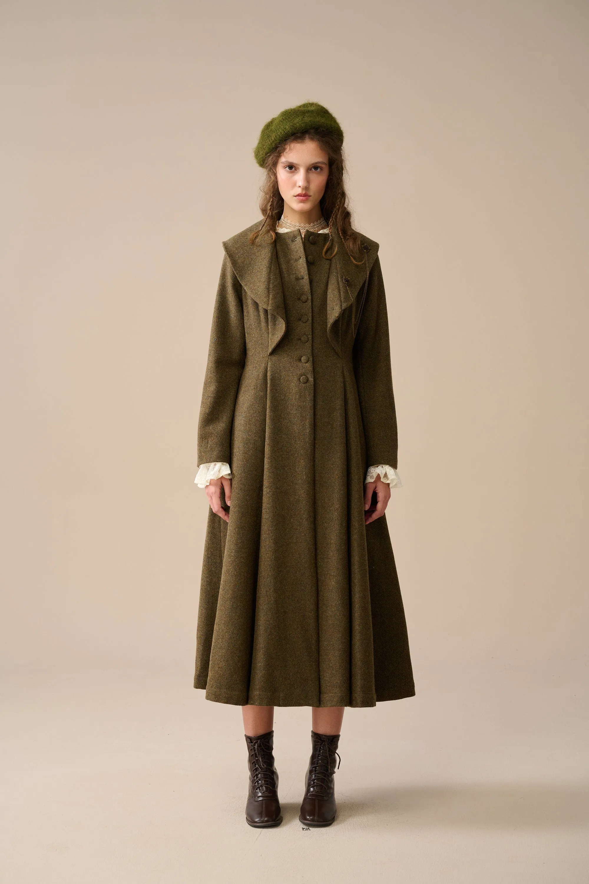 Gemma 17 | 100% wool victorian coat