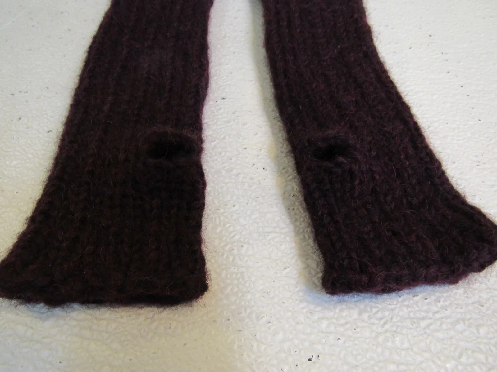 Handcrafted Fingerless Reversible Mitts Dark Burgundy 100% Merino Female Adult -- New