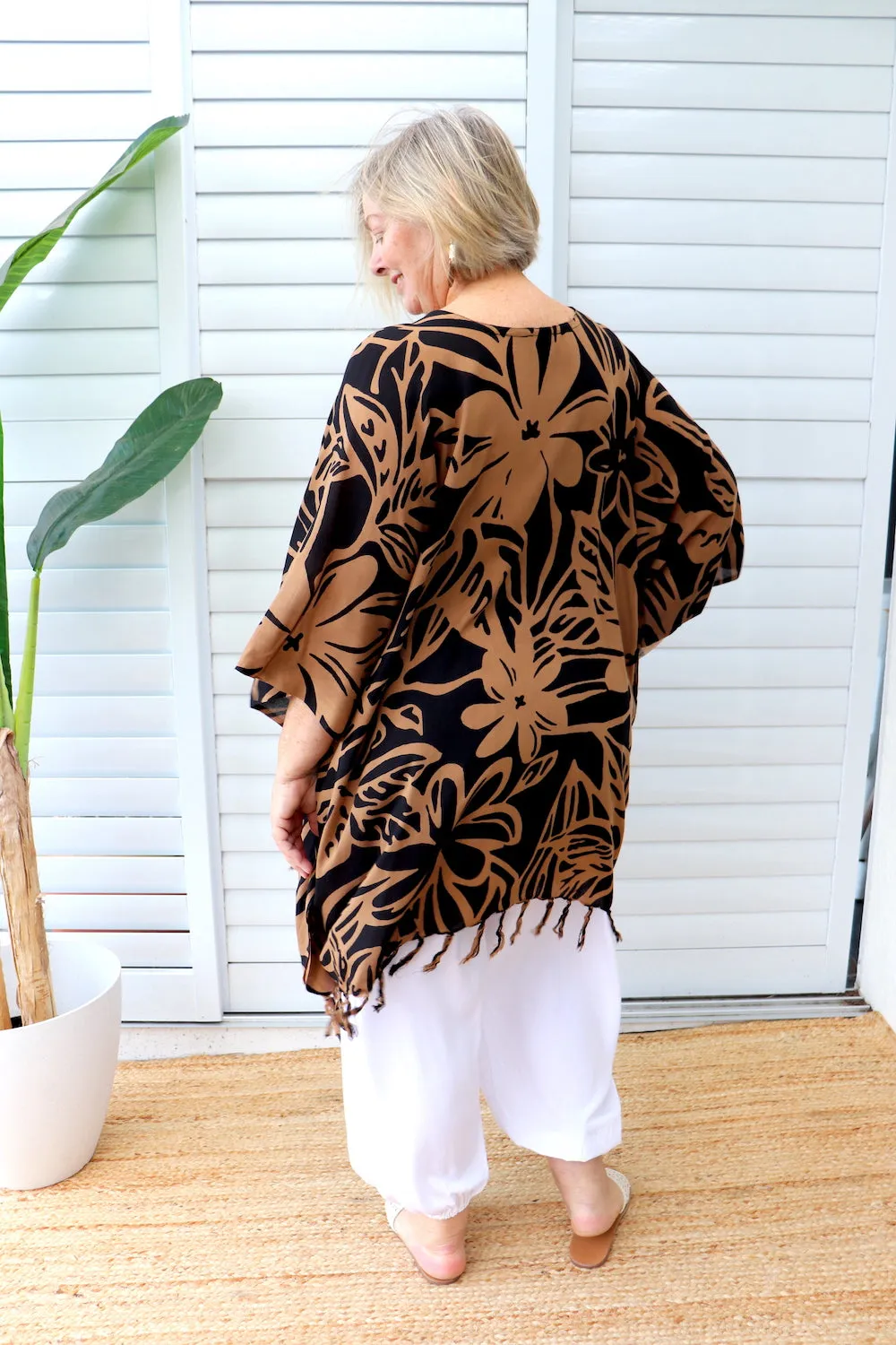 Short Kaftan With Tassels In Hibiscus Chocolate