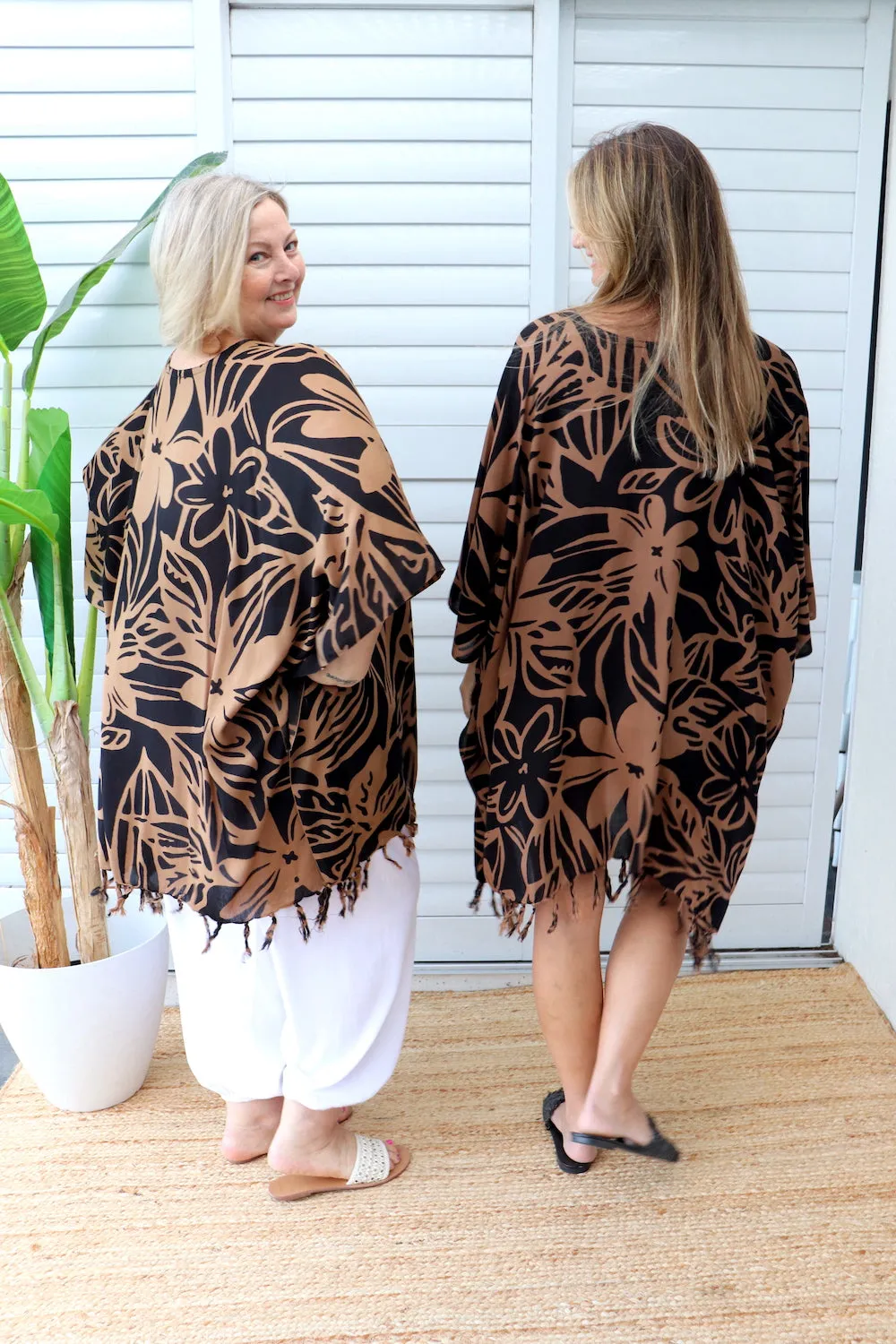 Short Kaftan With Tassels In Hibiscus Chocolate