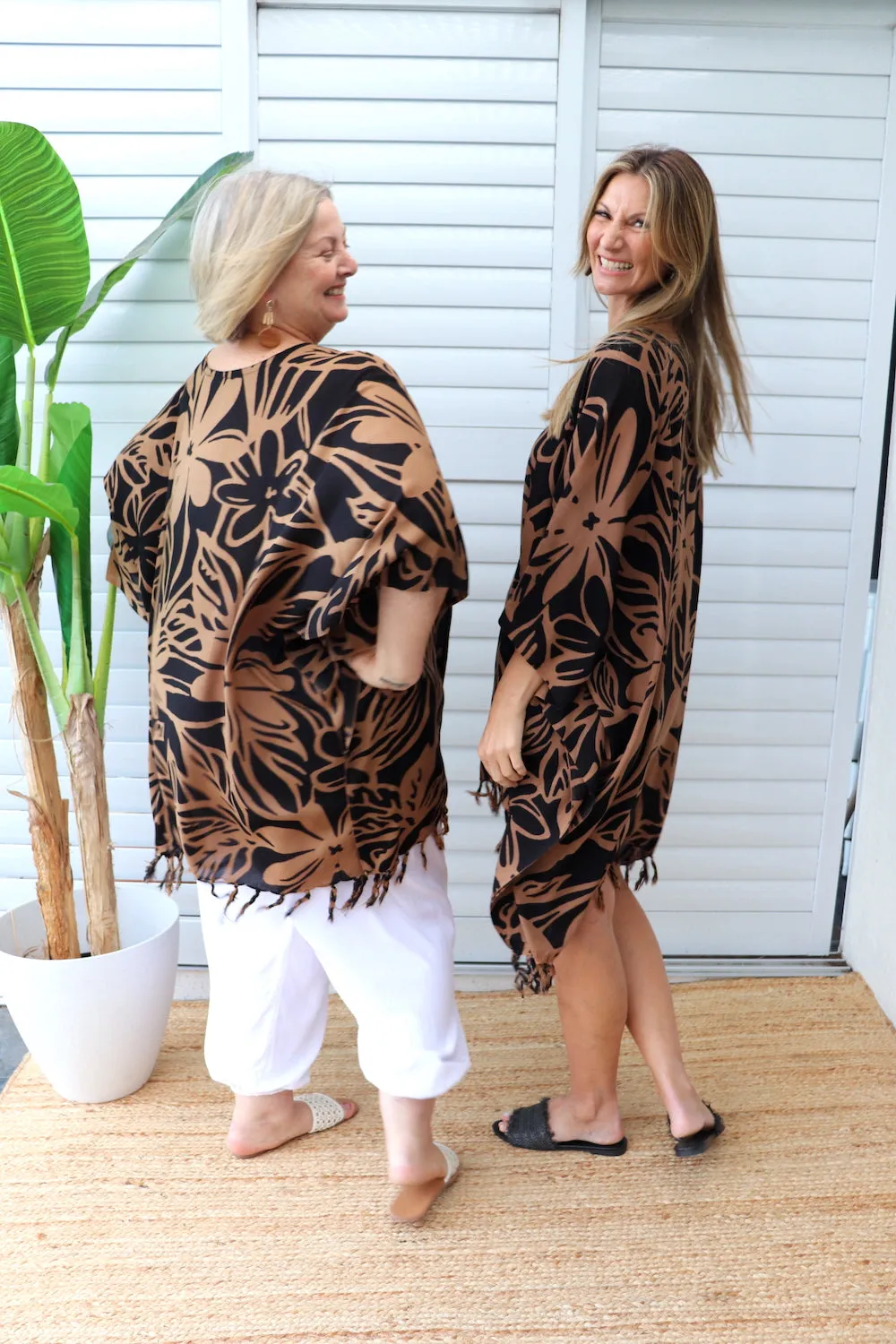 Short Kaftan With Tassels In Hibiscus Chocolate