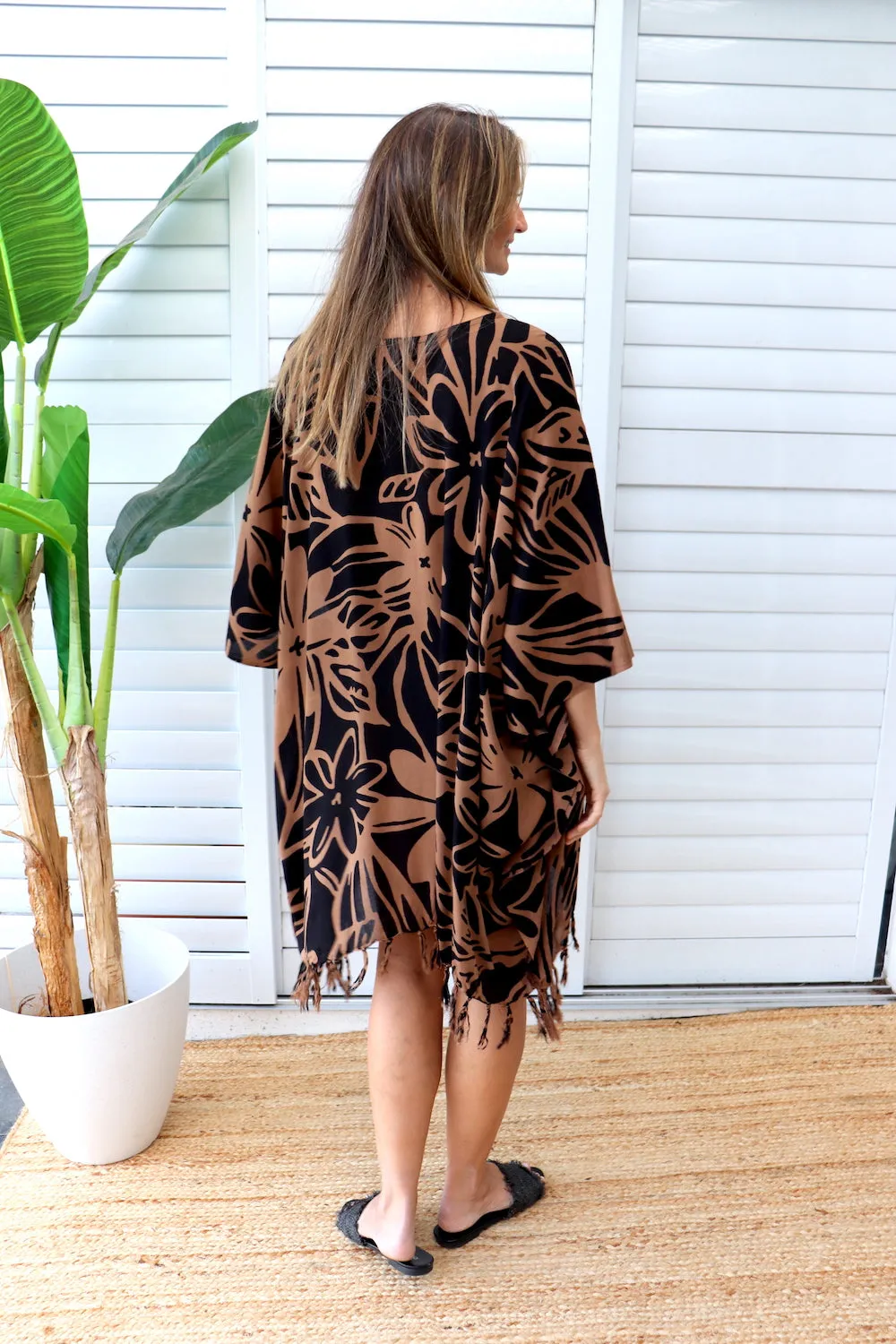 Short Kaftan With Tassels In Hibiscus Chocolate