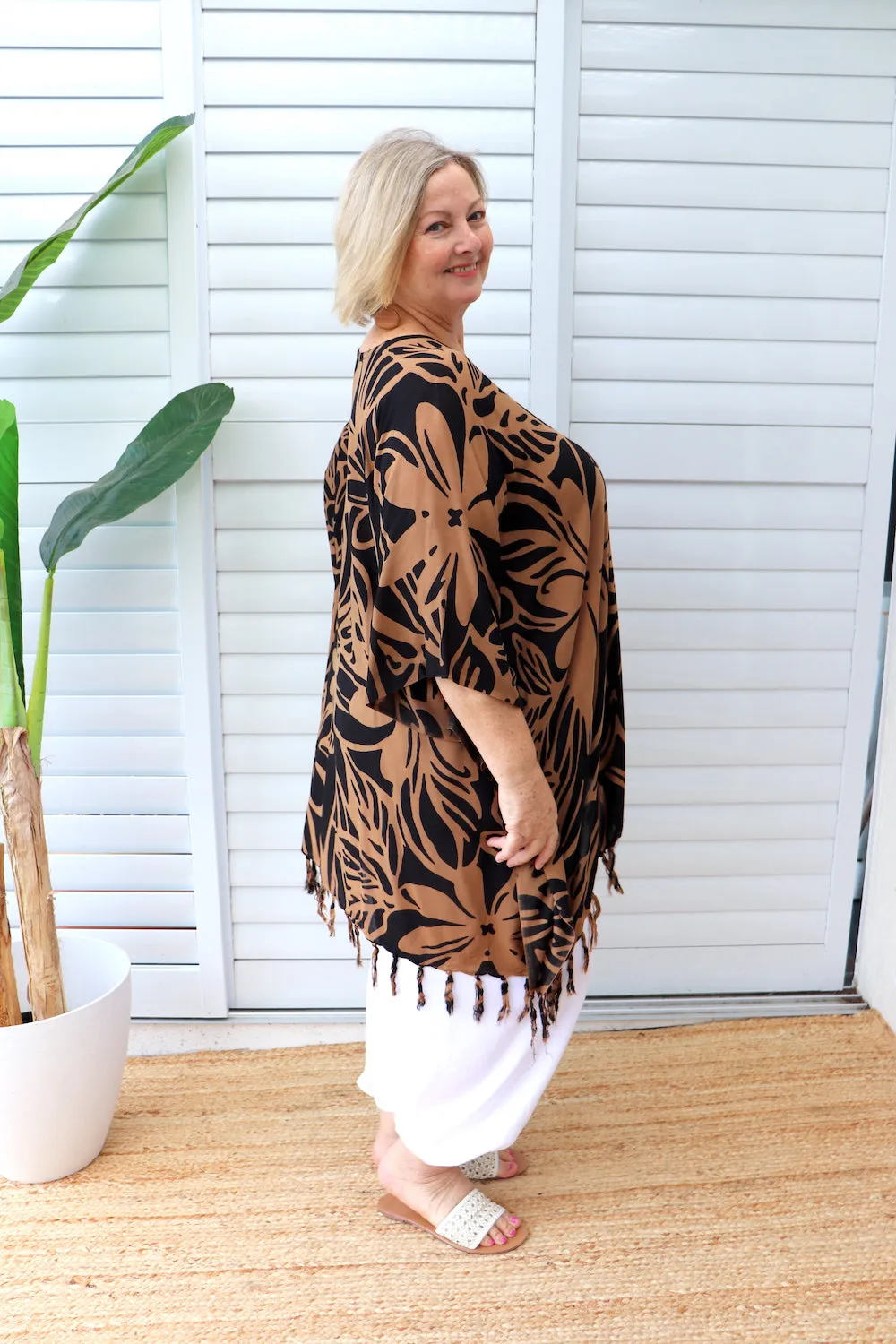 Short Kaftan With Tassels In Hibiscus Chocolate