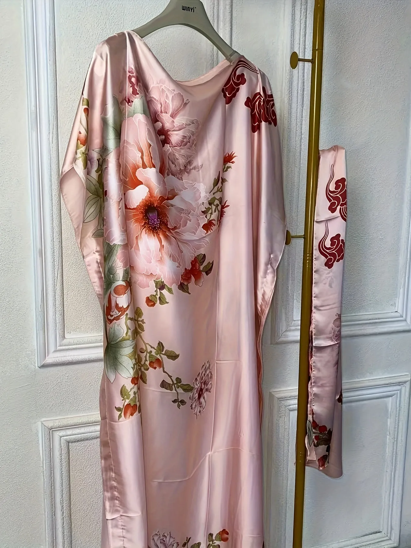 Stunning Floral Print Batwing Kaftan Dress - Elegant Crew Neck, Flowy Maxi Length, Comfortable Women's Clothing for Summer