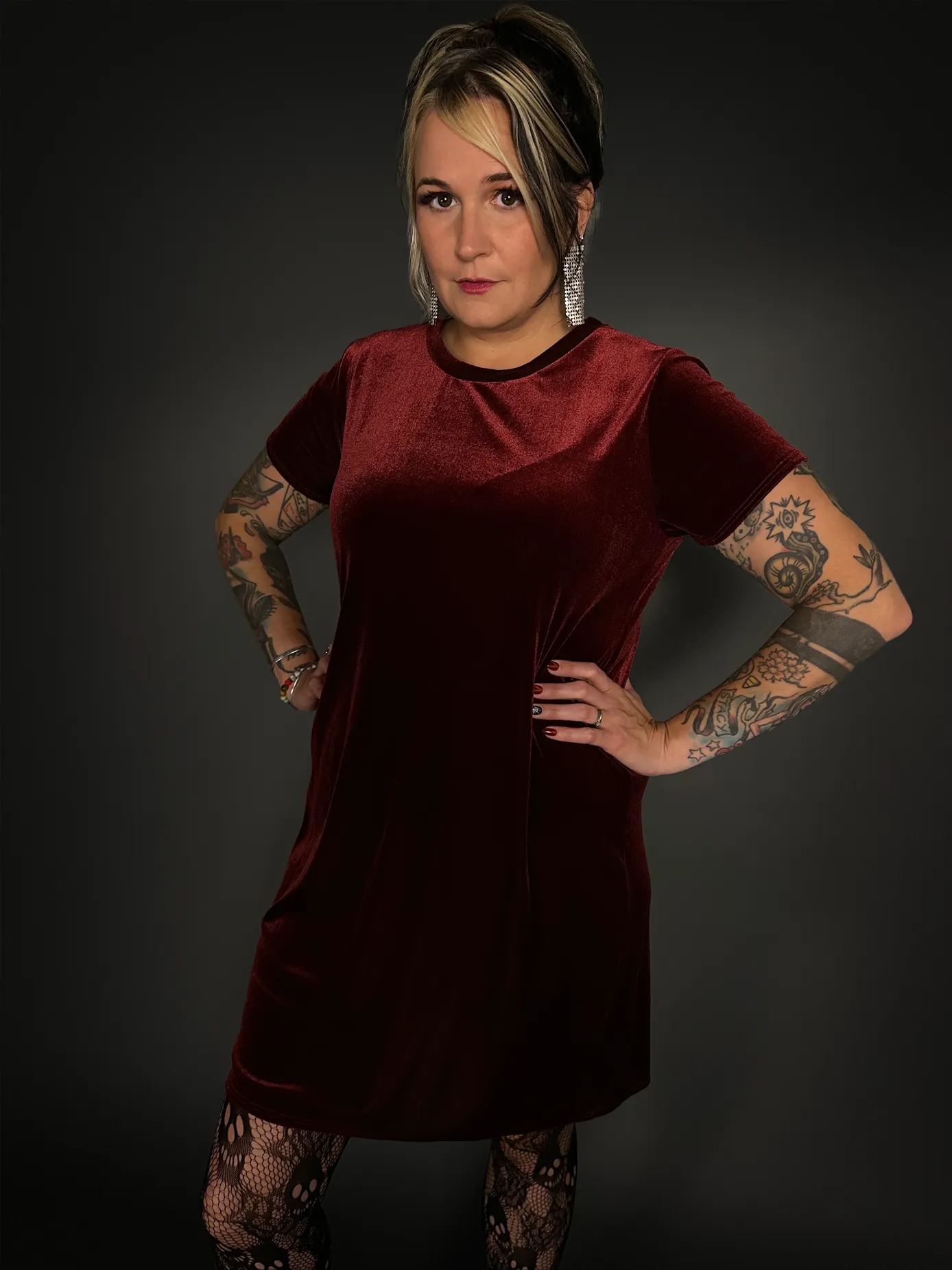 Velvet Crew Neck Short Sleeve Goth Dress in Burgundy