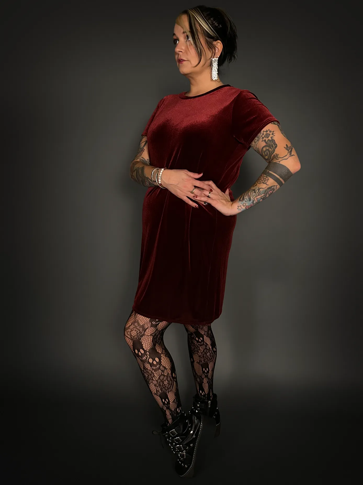 Velvet Crew Neck Short Sleeve Goth Dress in Burgundy