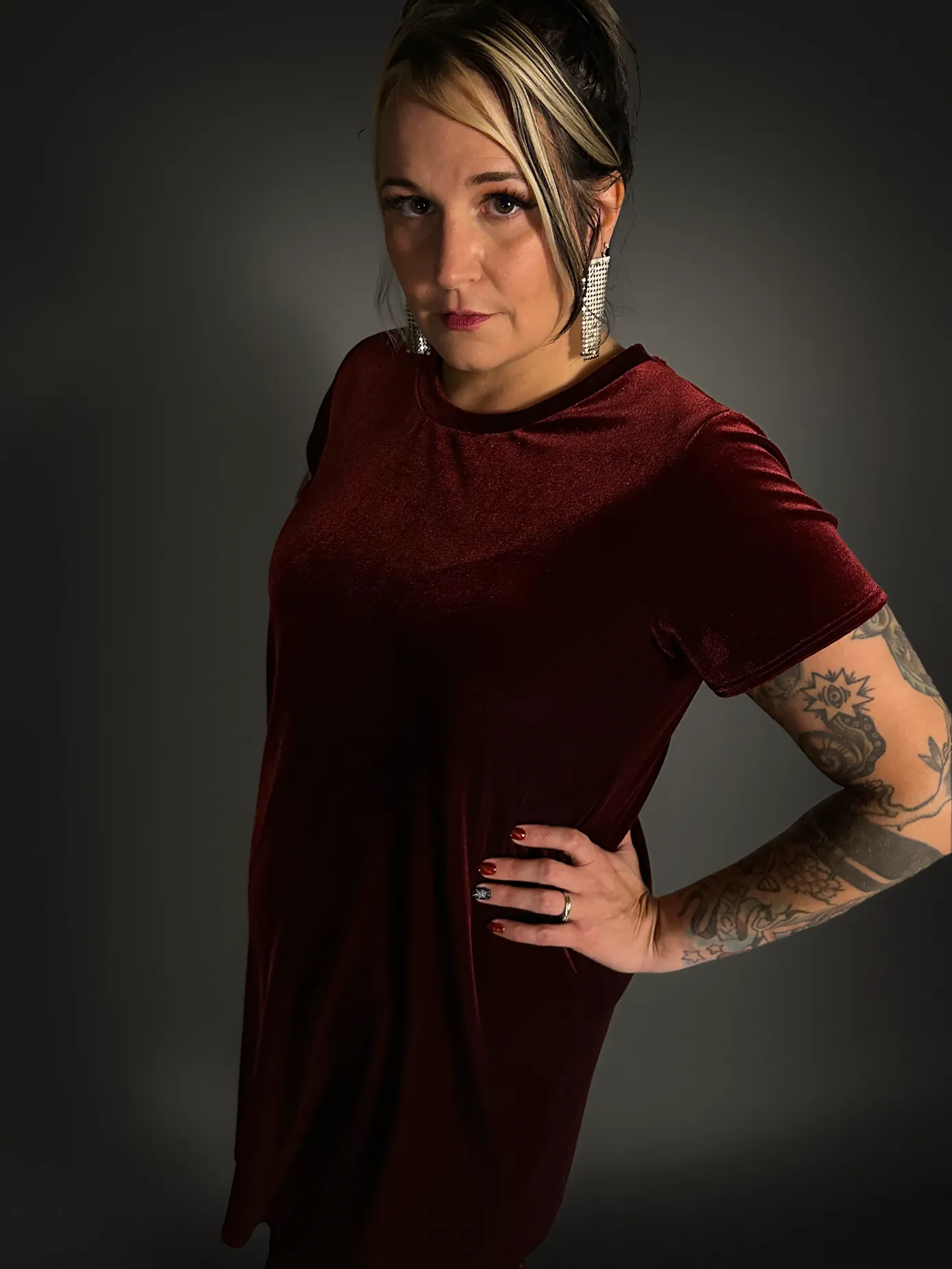 Velvet Crew Neck Short Sleeve Goth Dress in Burgundy