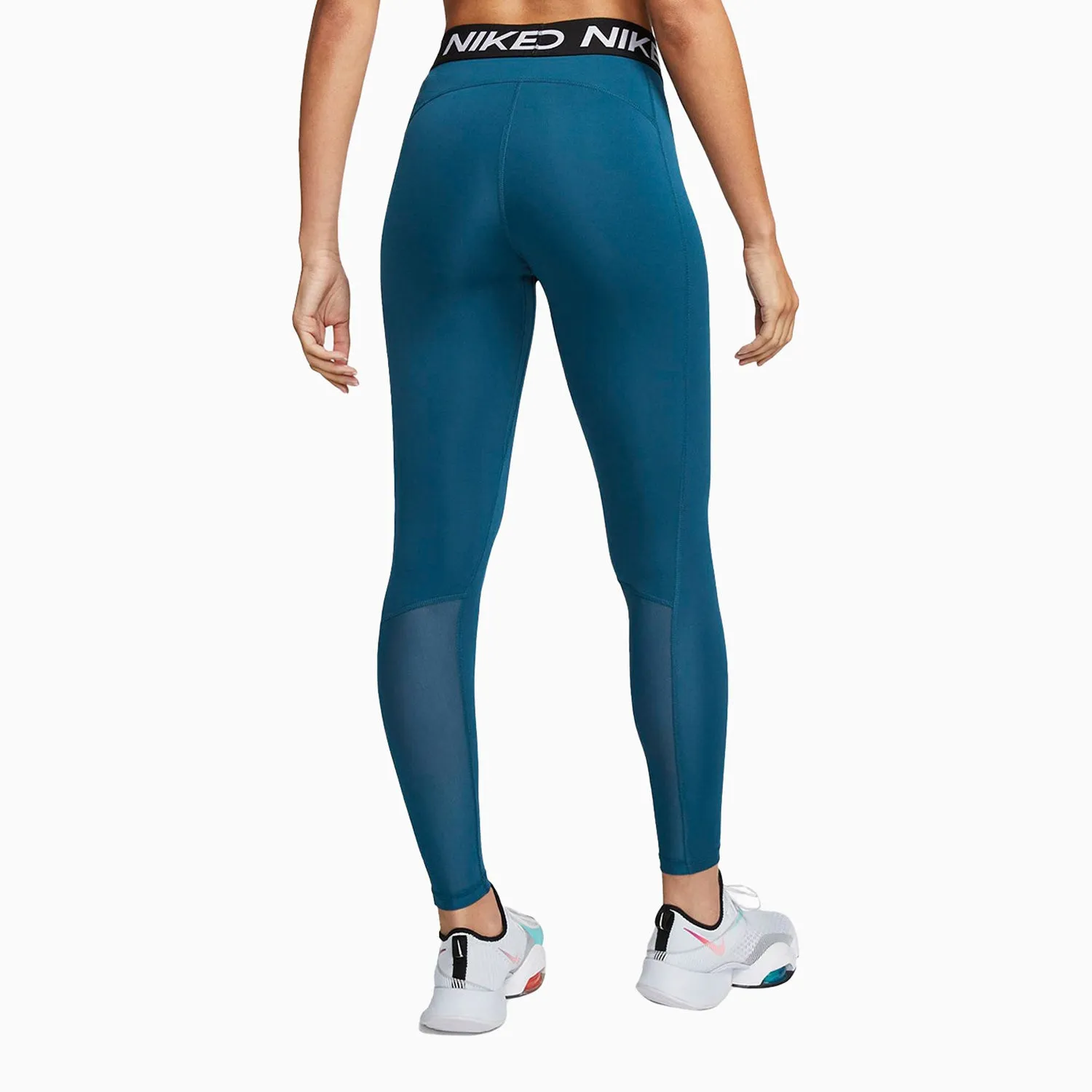 Women's Sportswear Swoosh Pro Outfit