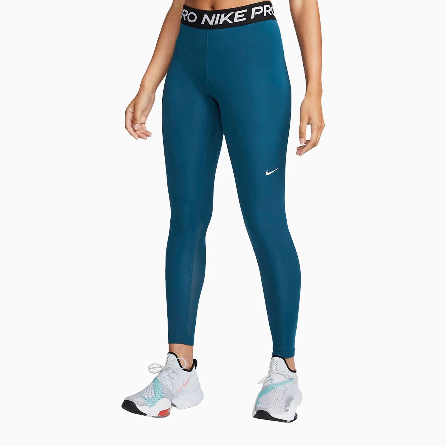 Women's Sportswear Swoosh Pro Outfit